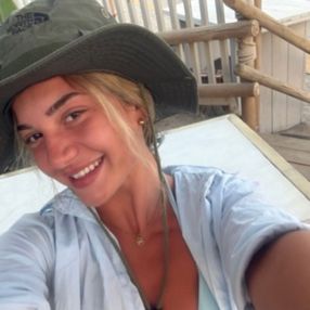 Esther, Babysitter in La Cala