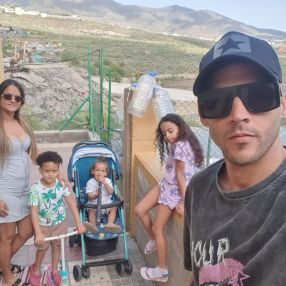 Daliana, Family in Arona