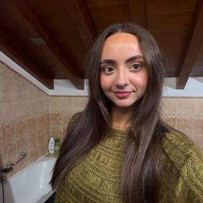 Cantia, Babysitter in Entrambasaguas