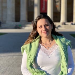 Laura, Niñera o canguro en Sant Joan Despí