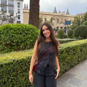 Lidia, Niñera o canguro en Azuaga