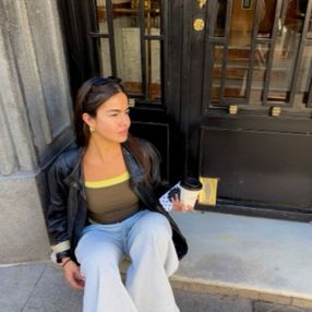 Alejandra, Niñera o canguro en El Rosario