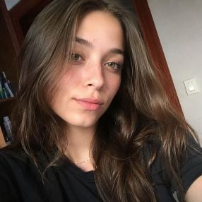 Zully, Babysitter in Moià