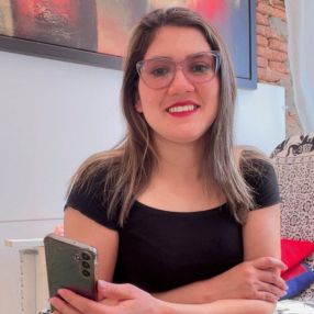 Gessica Mariel, Niñera o canguro en Cabrils