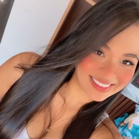 Angelica, Niñera o canguro en Dos Hermanas