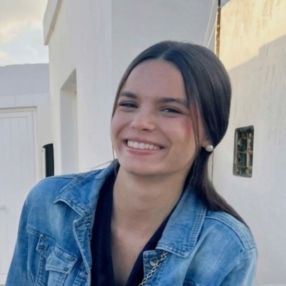 Liane, Niñera o canguro en Pájara