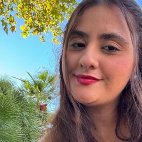 Lina Daniela, Niñera o canguro en Castell de Cabres