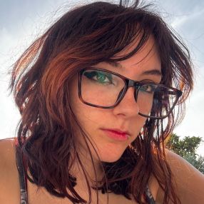 Lorena, Babysitter in lominchar