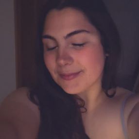 Zaira, Niñera o canguro en Burela