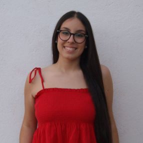 Irune, Niñera o canguro en Vilanova del Camí