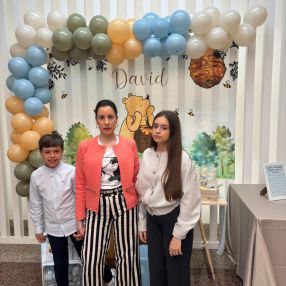 Montserrat, Familia en Mérida