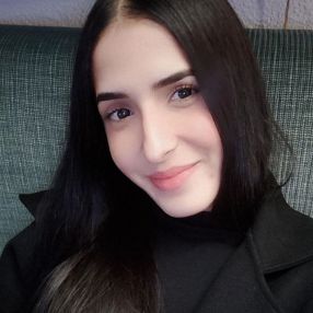 Alejandra, Niñera o canguro en Puebla de Vallbona