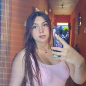 MONICA, Niñera o canguro en Torrejón del Rey