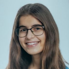 Nerea, Niñera o canguro en Artica