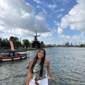 Sara Mingmeng, Niñera o canguro en Arucas
