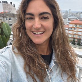 Emilia, Niñera o canguro en La Coruña