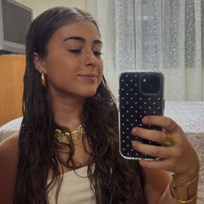 Lucia, Babysitter in Almazora