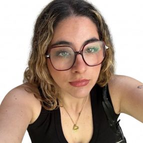 Lucía, Niñera o canguro en Almazora