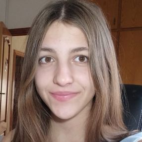 Júlia, Babysitter in Lliçà de Vall