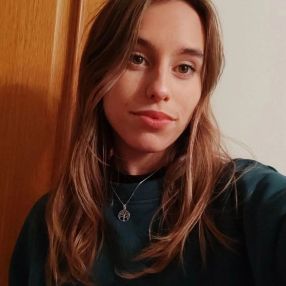 Helene, Niñera o canguro en Pasajes