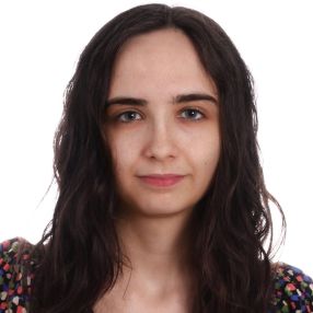 Georgina Eleonora, Niñera o canguro en Pineda de Mar