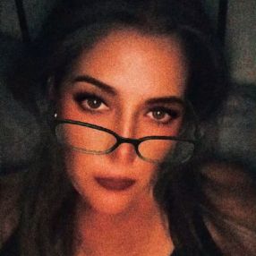 Yulissa, Niñera o canguro en Talayuela