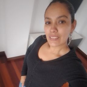 Ginna Alejandra, Niñera o canguro en Entrambasaguas