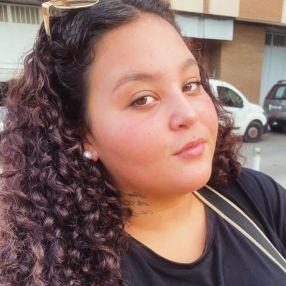 Mireia, Niñera o canguro en Moncada