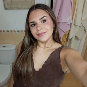 Jimena, Niñera o canguro en Benacazón