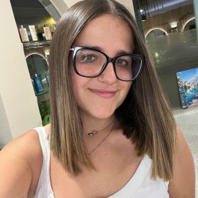 Sara, Niñera o canguro en Liria