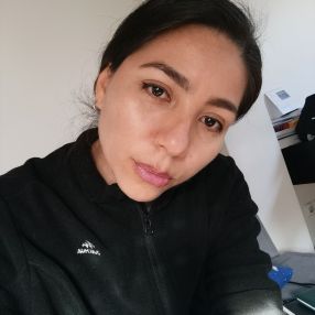 Neuveyi, Babysitter in Mondéjar