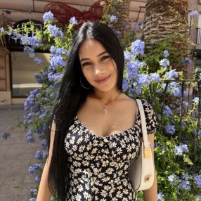 Claudia, Niñera o canguro en Archena