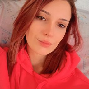 Sofia, Babysitter in O Carballiño