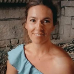 Silvia, Niñera o canguro en Ponteareas