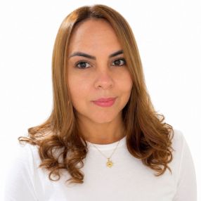 Darly, Niñera o canguro en Aspe