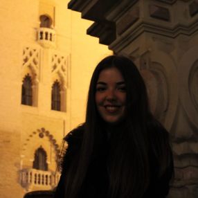 Maria Reyes, Babysitter in La Algaba