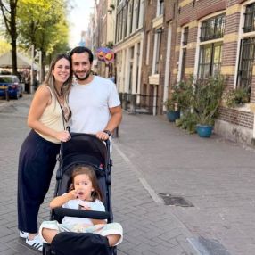Claudia, Familia en Dos Hermanas