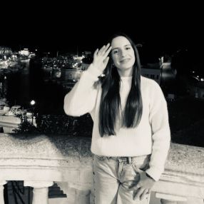 Mar, Niñera o canguro en Ciutadella