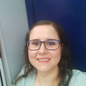 Silvia, Niñera o canguro en Alovera