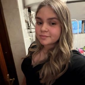 Noa, Babysitter in Lugones