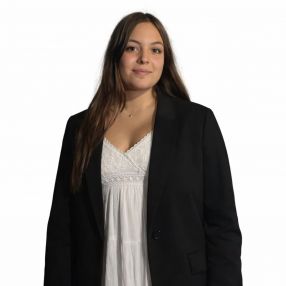 Laura, Niñera o canguro en Llagostera