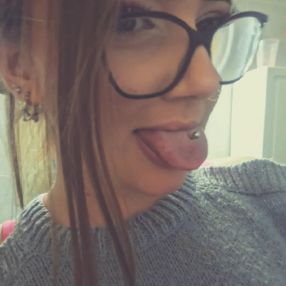 Isabel, Babysitter in Liria