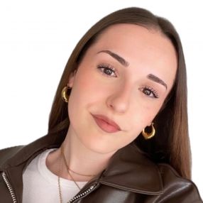 Ainhoa, Babysitter in El Campillo del Moro