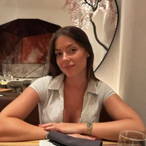 Elena, Babysitter in Alella