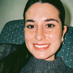 Yahaira, Niñera o canguro en Ferrol