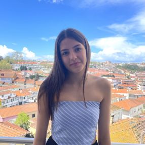 Juliana, Niñera o canguro en Vallromanes