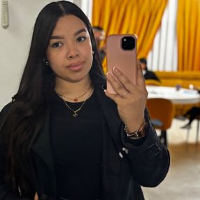 Maria jose, Niñera o canguro en la Nucia
