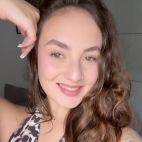 Ariana, Niñera o canguro en Pola de Siero