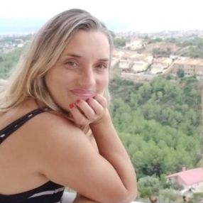 Yolanda, Niñera o canguro en Dos Hermanas