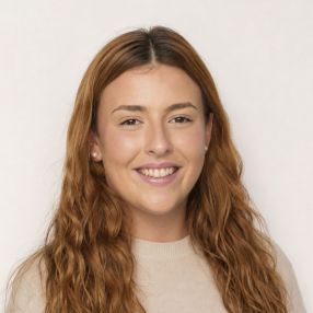 Lucía, Babysitter in Mieres